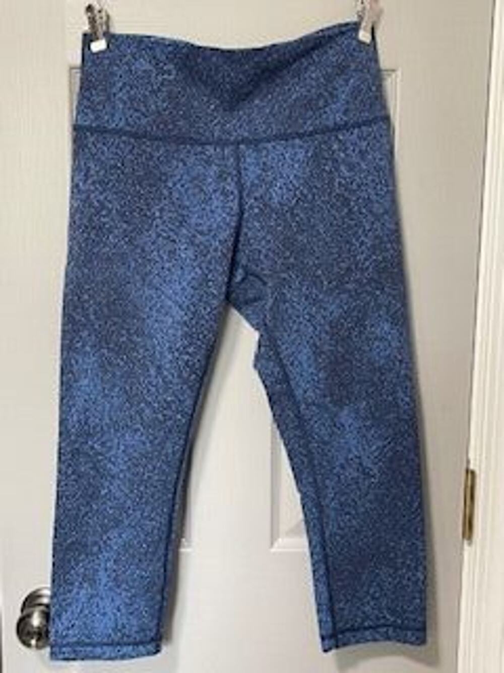 #B1120 PRE-LOVED Lululemon wunder under crop leggings size 10